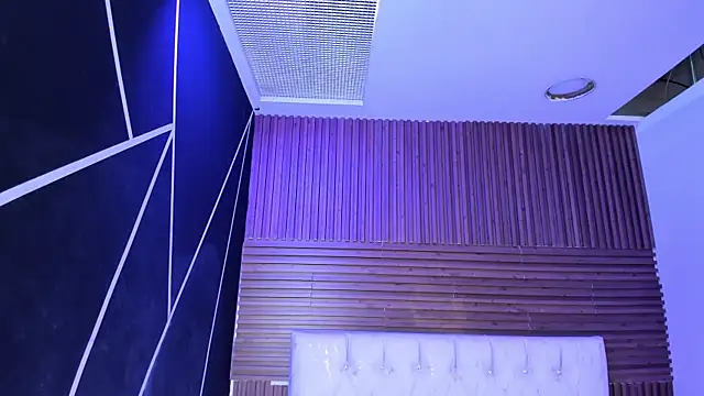 ZarinaWynne online show from 4, 4, 2026