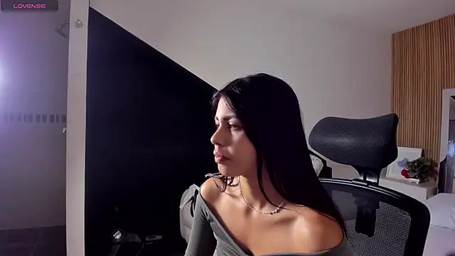 ZarinaWynne online show from 6, 4, 2026