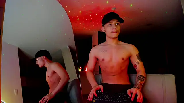 Snapshot of Zeus_Jeff chatting on 18, 11, 2025 Zeus Jeff online show from 18, 11, 2025