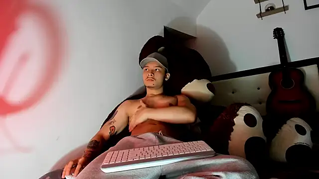 Snapshot of Zeus_Jeff chatting on 3, 12, 2025 Zeus Jeff online show from 3, 12, 2025