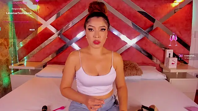 Snapshot of Lily_Queen30 chatting on 5, 12, 2025 Lily Queen30 online show from 5, 12, 2025