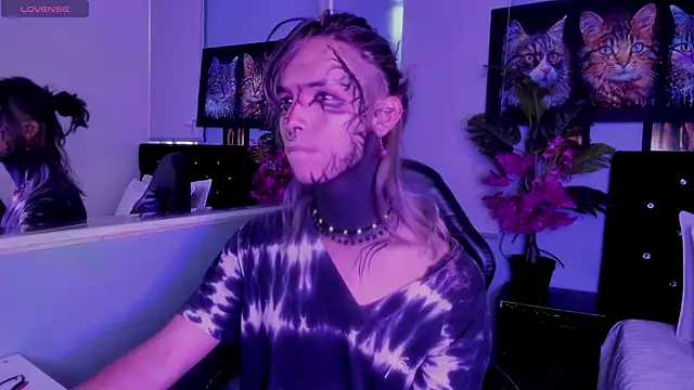 luxiel  online show from 12, 11, 2025