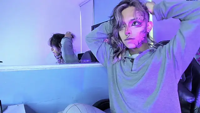 luxiel  online show from 25, 11, 2025