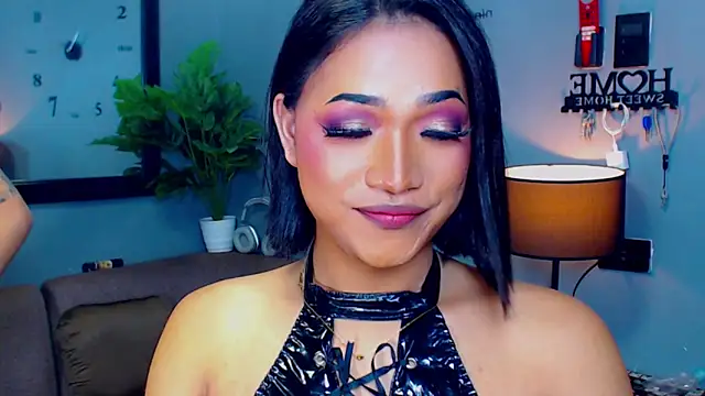 Snapshot of GwennGoddess chatting on 17, 11, 2025 GwennGoddess online show from 17, 11, 2025