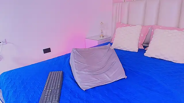 alanarose18 online show from 11, 4, 2026