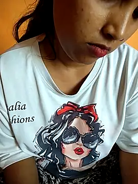 Sexy Divya   online show from 23, 4, 2026