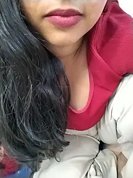Snapshot of Sexy_Divya__ chatting on 5, 5, 2026 Sexy Divya online show from 5, 5, 2026