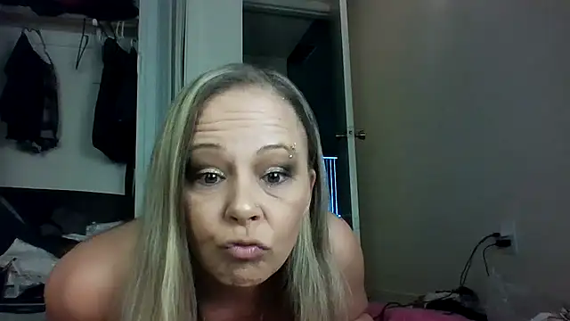 nikkibae33 online show from 9, 1, 2026