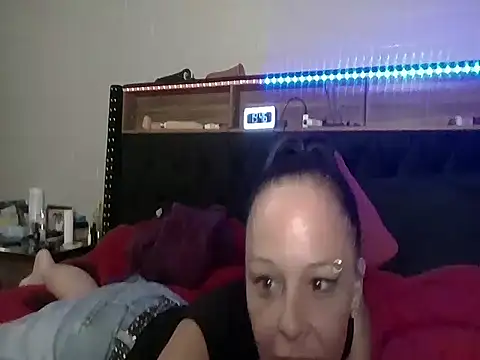 nikkibae33 online show from 8, 6, 2026