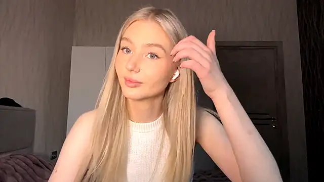 MoonlitCrystalia online show from 16, 11, 2025