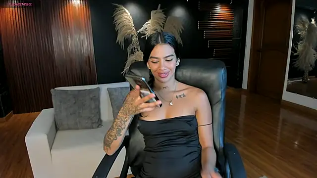 Snapshot of Saara_Corraless chatting on 20, 12, 2025 Saara Corraless online show from 20, 12, 2025