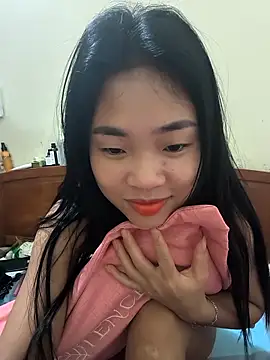 Lynly k2 online show from 2, 4, 2026