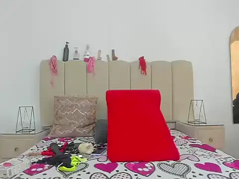 Snapshot of ShanellDiaz_ chatting on 12, 11, 2025 ShanellDiaz online show from 12, 11, 2025