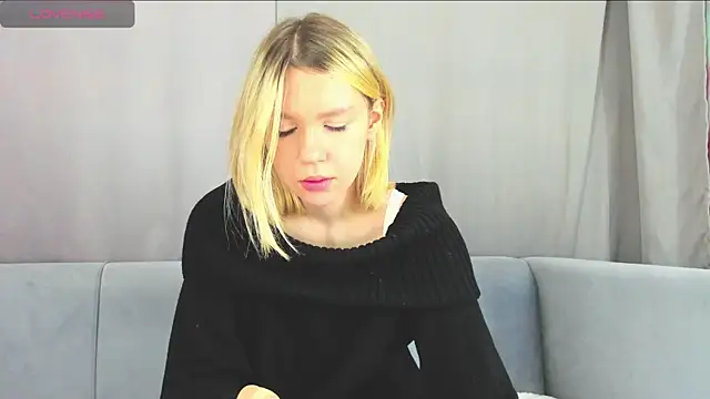 Snapshot of Monisees chatting on 20, 11, 2025 Monisees online show from 20, 11, 2025