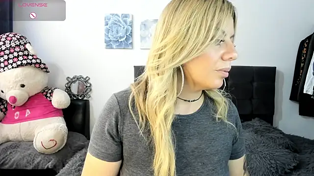 ariannawil online show from 8, 4, 2026