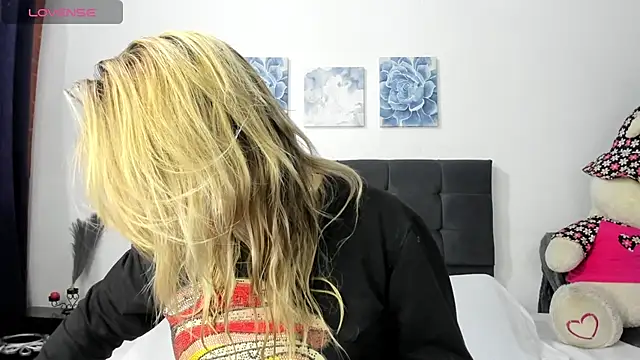 ariannawil online show from 26, 4, 2026