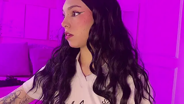 Lynaa love online show from 6, 1, 2026