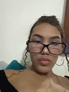 luciagray1 online show from 19, 4, 2026