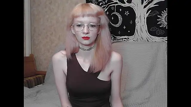 Snapshot of LixLee chatting on 19, 11, 2025 LixLee online show from 19, 11, 2025