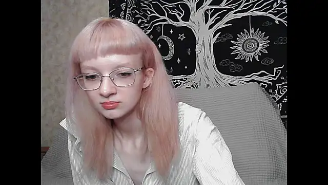 Snapshot of LixLee chatting on 21, 11, 2025 LixLee online show from 21, 11, 2025