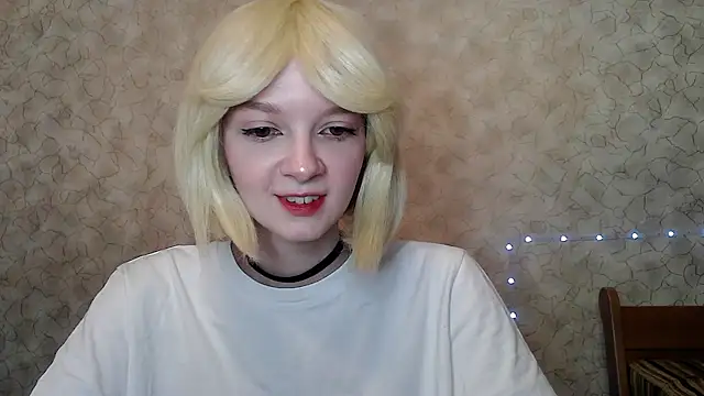 Snapshot of LixLee chatting on 4, 12, 2025 LixLee online show from 4, 12, 2025