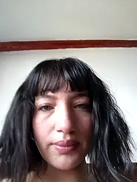 Snapshot of Luna_juicy chatting on 1, 12, 2025 Luna juicy online show from 1, 12, 2025