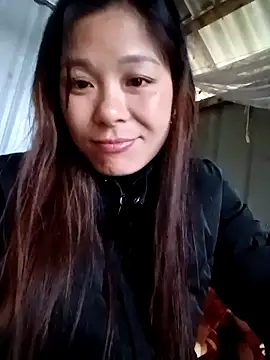 Lyla john online show from 3, 2, 2026