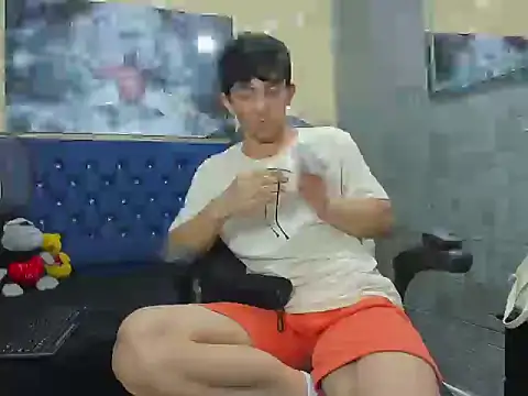 ElanGiraldo online show from 19, 3, 2026