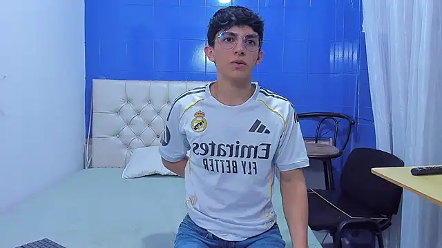 ElanGiraldo online show from 20, 6, 2026