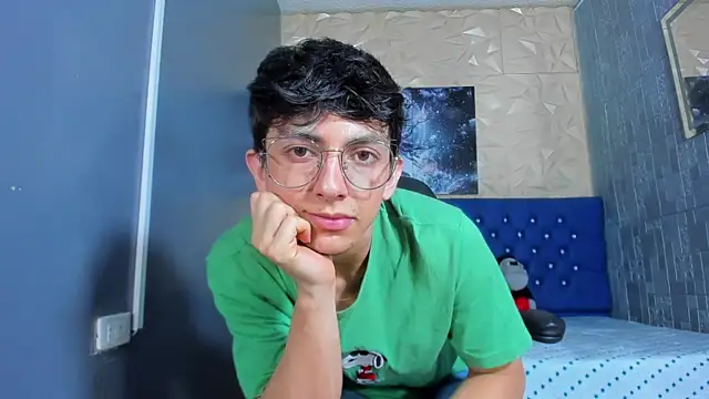 ElanGiraldo online show from 4, 7, 2026