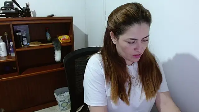 dayan hanks online show from 24, 4, 2026