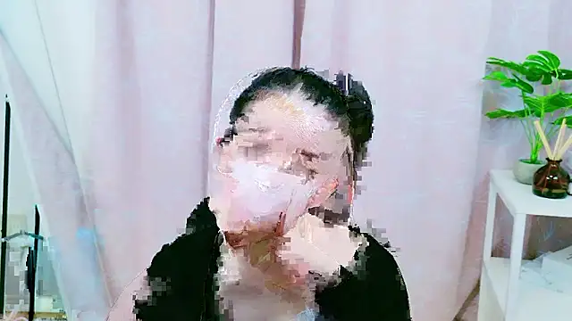 Snapshot of Yuina_ch_ chatting on 5, 12, 2025 Yuina ch online show from 5, 12, 2025