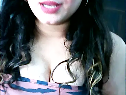 Snapshot of shreya_saxena_01 chatting on 26, 11, 2025 shreya saxena 01 online show from 26, 11, 2025