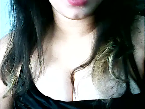 Snapshot of shreya_saxena_01 chatting on 27, 11, 2025 shreya saxena 01 online show from 27, 11, 2025