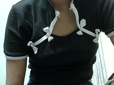 SEXY PRIYA83 online show from 28, 4, 2026