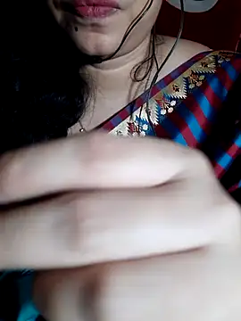 Snapshot of HotGirl23231 chatting on 9, 7, 2026 HotGirl23231 online show from 9, 7, 2026