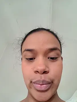 Snapshot of kyliecastell chatting on 14, 11, 2025 kyliecastell online show from 14, 11, 2025