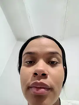 Snapshot of kyliecastell chatting on 4, 12, 2025 kyliecastell online show from 4, 12, 2025