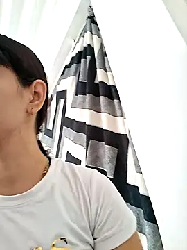 Skinny Wet online show from 19, 11, 2025