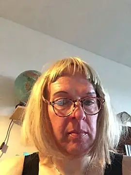 simone xdressing online show from 12, 4, 2026