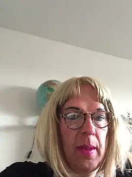 simone xdressing online show from 19, 4, 2026