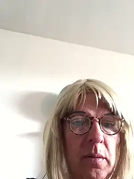 simone xdressing online show from 26, 4, 2026