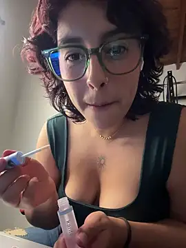 VictoriaAmelie online show from 2, 12, 2025