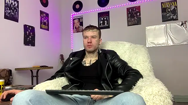 Huntall77 online show from 10, 3, 2026