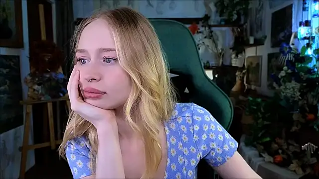 Snapshot of CarolineDjein chatting on 15, 11, 2025 CarolineDjein online show from 15, 11, 2025