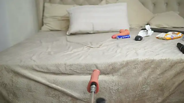 AprilHadid online show from 24, 4, 2026