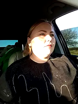 Moumy girl online show from 24, 11, 2025