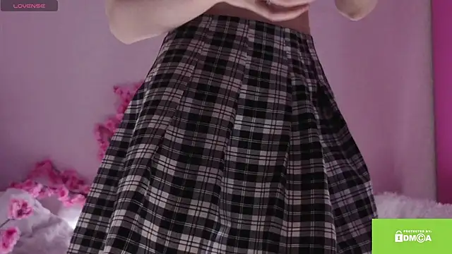 Kitty gaze online show from 22, 4, 2026