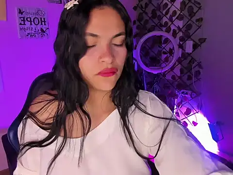 Snapshot of Alisson_Evans__ chatting on 24, 11, 2025 Alisson Evans online show from 24, 11, 2025