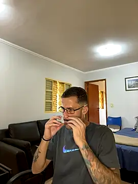 Lucasjandre online show from 5, 12, 2025